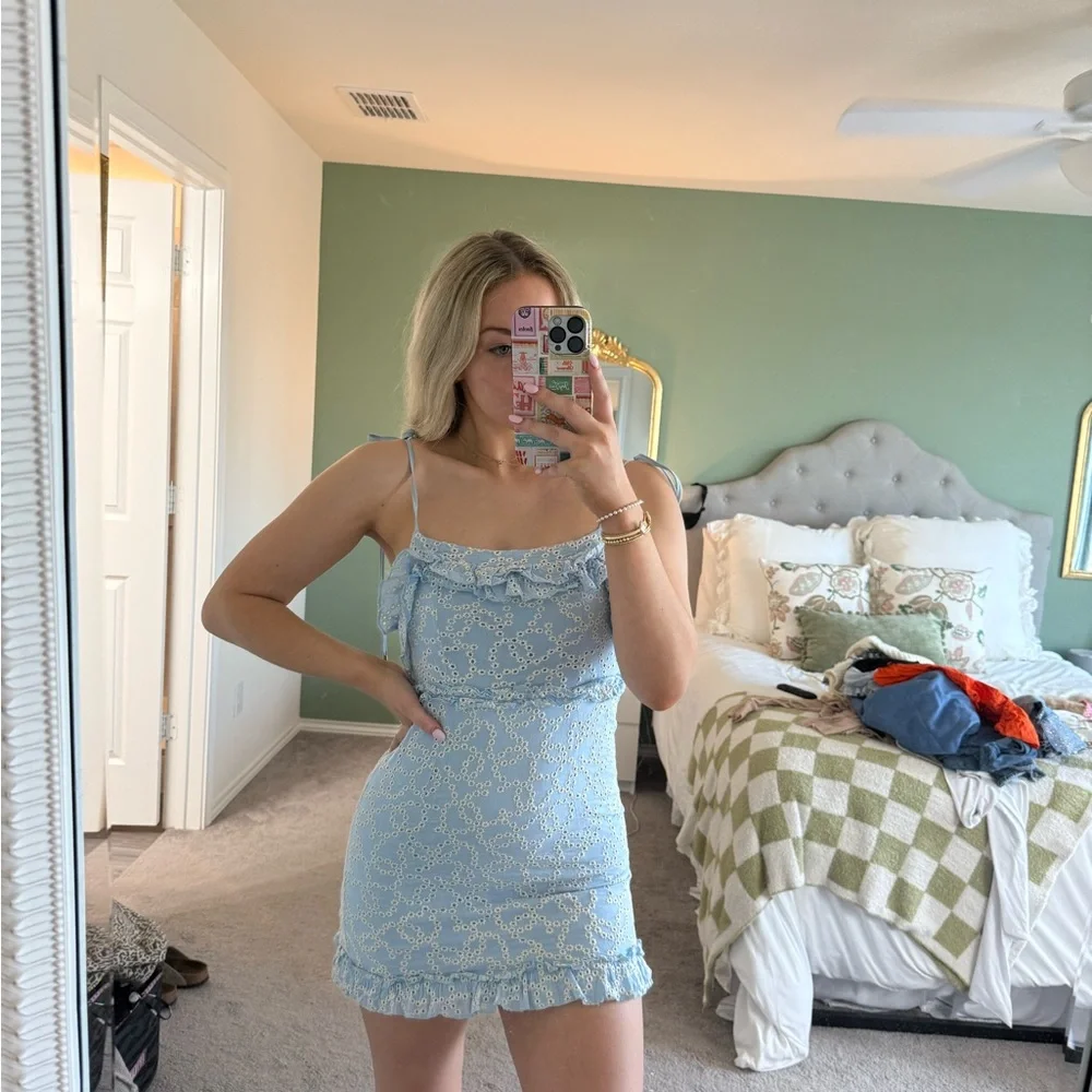 Elegant Blue Ruffle Dress - Picture 2 of 4